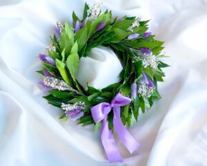 Corona di Alloro per Laurea con Mini Pampas Lilla e Fiori Viola e