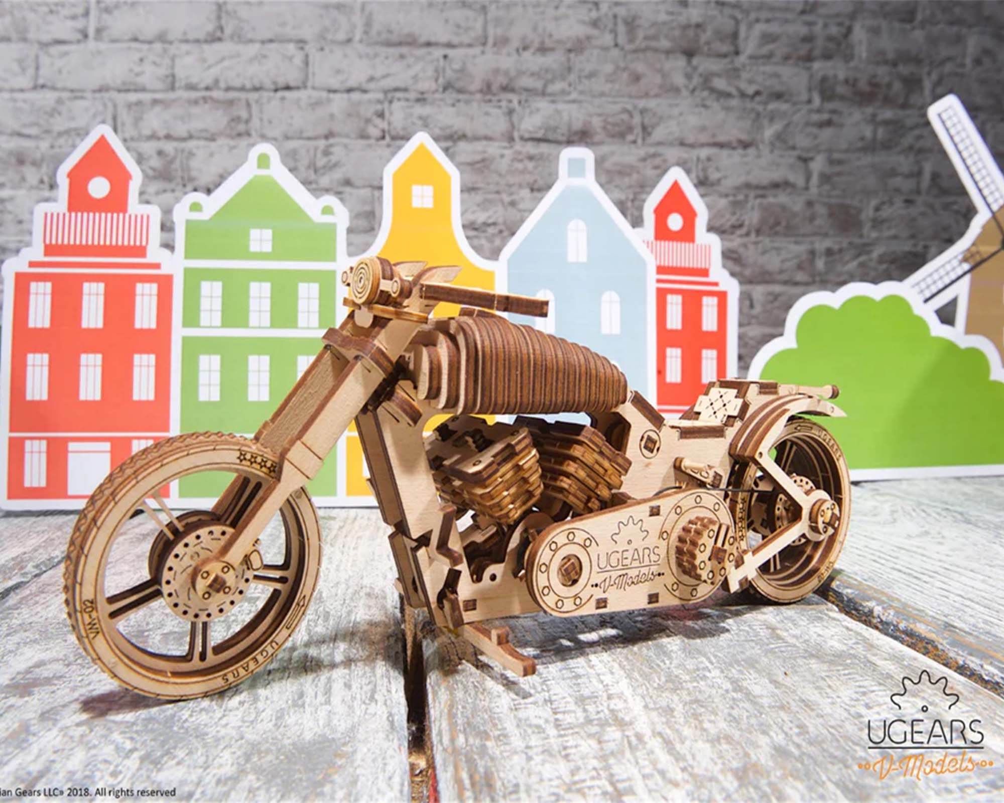 Modellino Moto VM02 in Legno - Ugears - FloralGarden